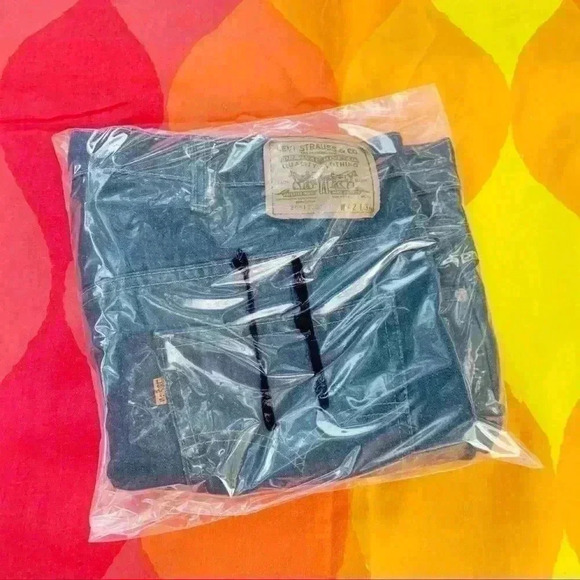 VTG Levis Orange Tab Women’s Cut Off Shorts Size Size 40” Made USA. - Picture 10 of 11